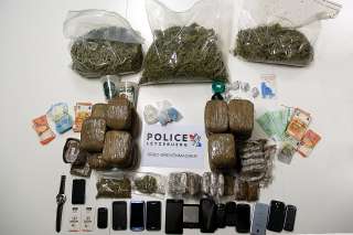 Drogenhandel aufgedeckt, 6 Festnahmen