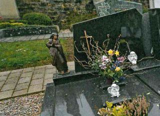Zeugenaufruf nach Diebstahl einer Bronzefigur auf dem Friedhof in Bech-Kleinmacher
