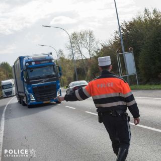 Mehrere Verstöße bei Verkehrskontrollen im Rahmen der internationalen Roadpol-Kampagne "Truck & Bus"