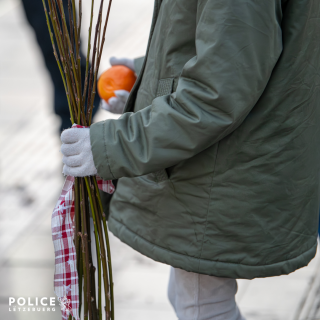 Aktion Mandarine oder Rute - Verkehrskontrolle mit Schülern der Primärschule Merl
