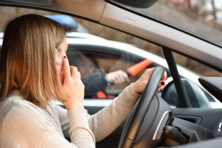288 avertissements taxés suite à l’utilisation du téléphone mobile au volant 